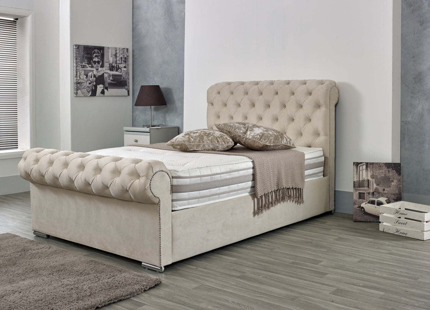 Swinto Sleigh Bed